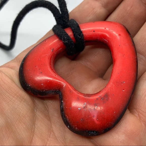 “Heart Rise” Vessel Heart Talisman - Picture 3 of 15